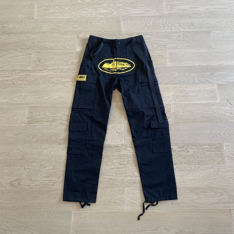 Calça Corteiz Cargo Preta e Amarelo